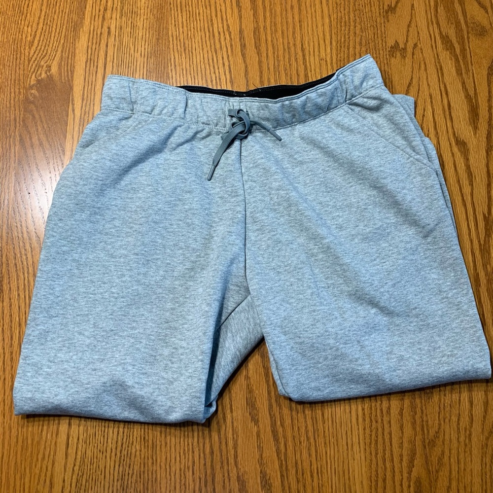 Ladies Nike workout/training sweatpants in size M.